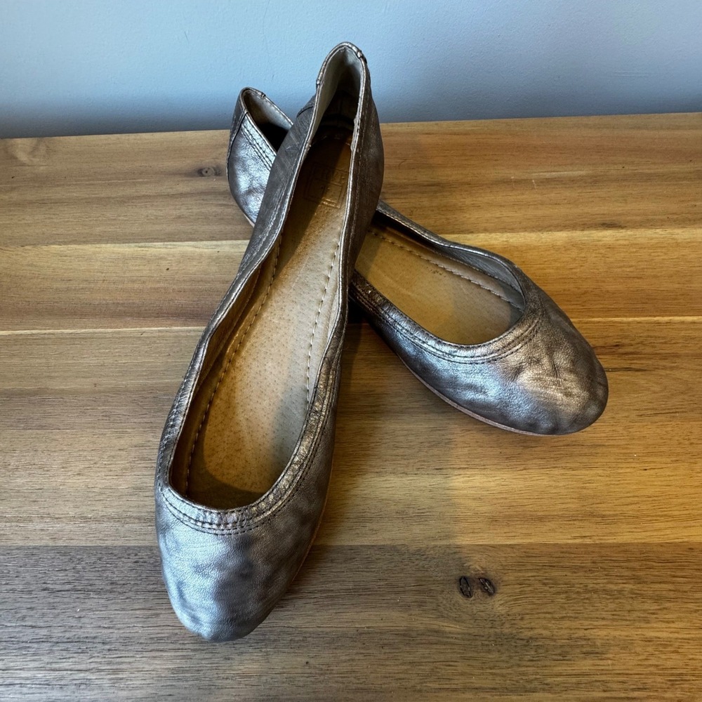 Frye Carson Women 8 Metallic Champagne Gold Leather Ballet Flat Shoes Classic